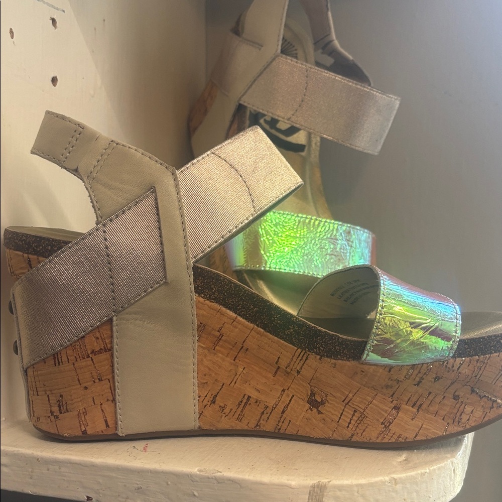 Stylish Iridescent Wedge Sandals OTBT